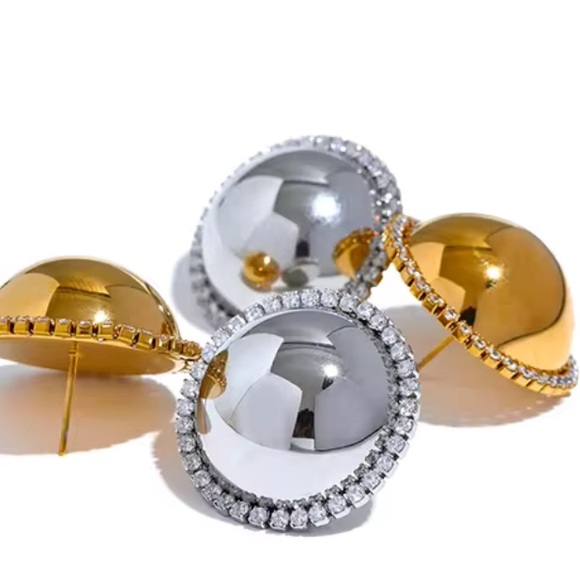 ◾️18K Gold Plated Bling Cubic Zirconia Round Big Stud Earrings - Picture 12 of 15